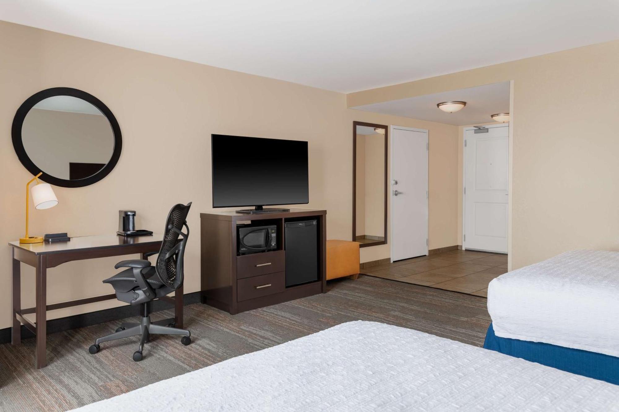 Hampton Inn & Suites Madison Downtown Eksteriør billede