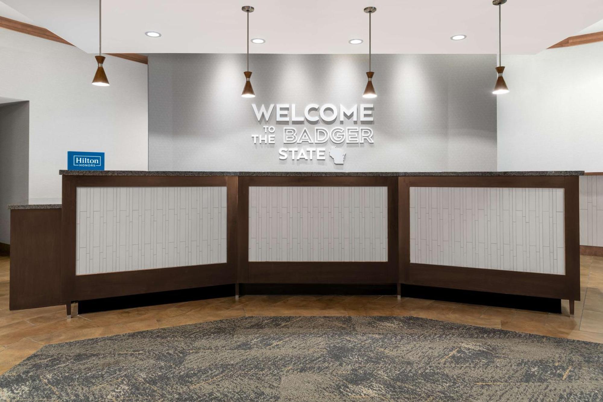 Hampton Inn & Suites Madison Downtown Eksteriør billede